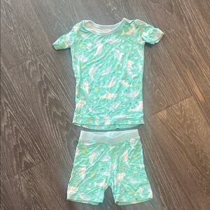 Little Sleepies bamboo short 2T set. In GREAT CONDITION.
